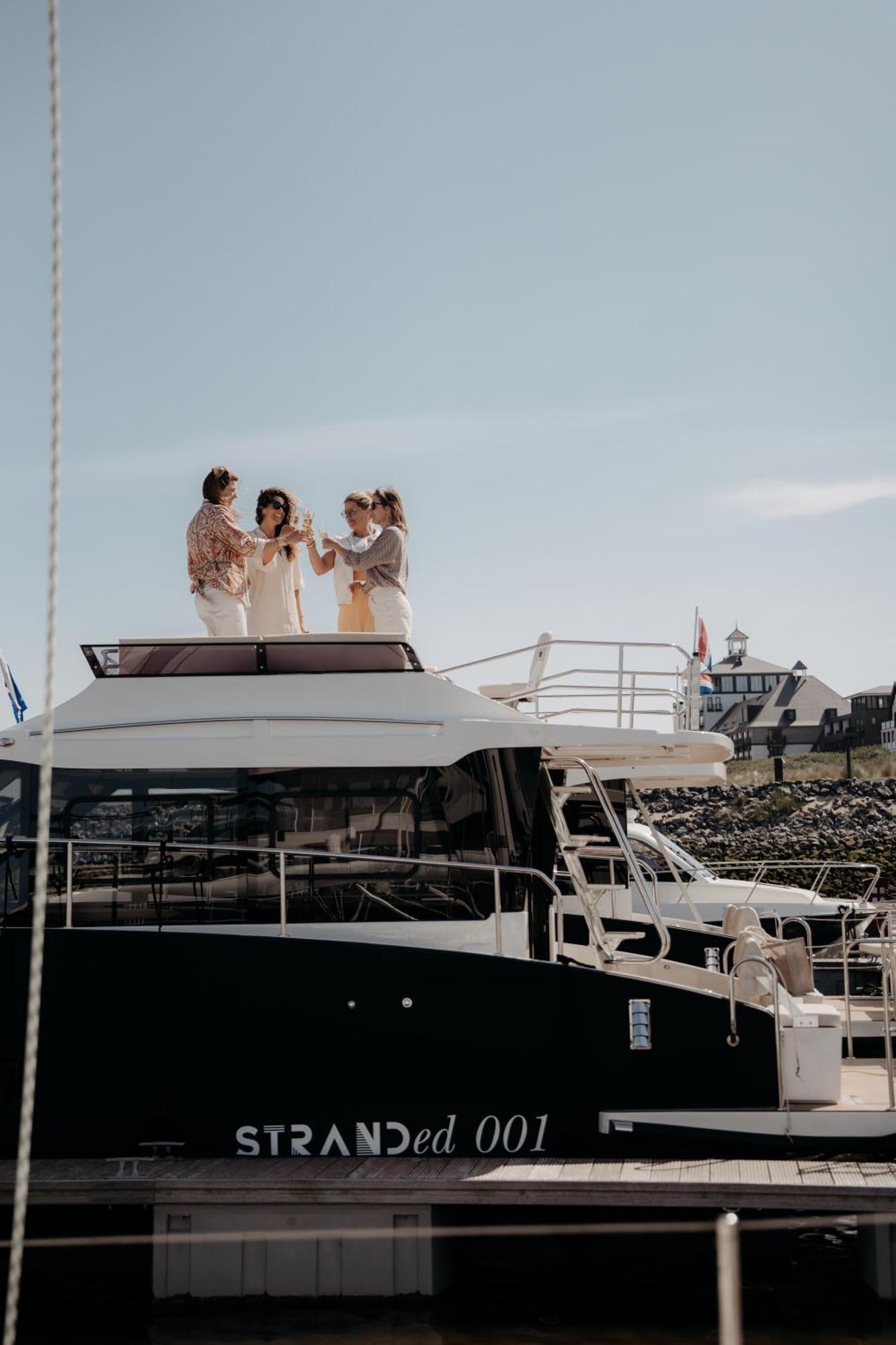 Yacht By Strandhotel - Hotel Service & Wellness 卡德赞德-班得 外观 照片